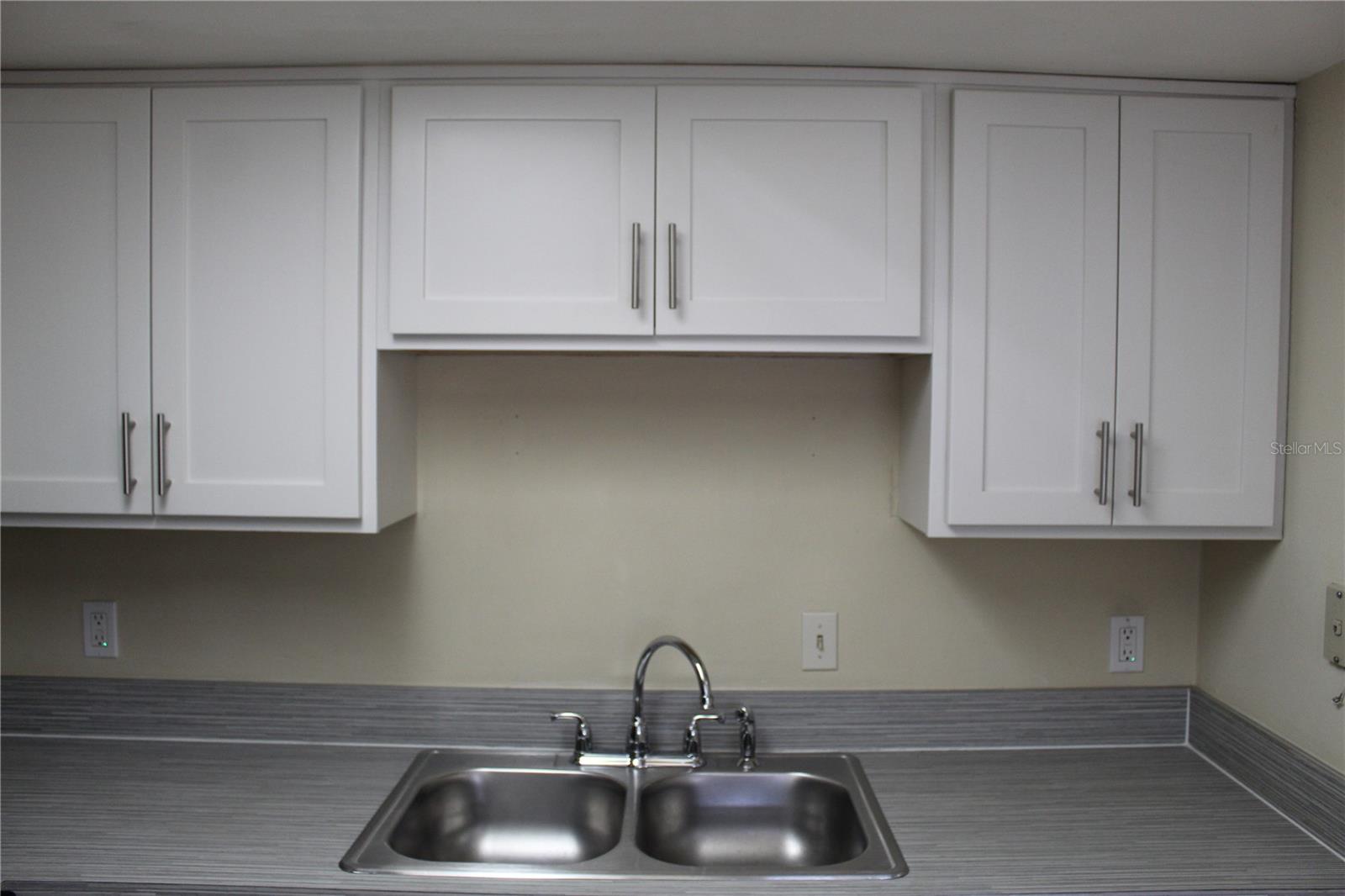 Image 8 of 18 For 6306 Newtown Circle 6b4