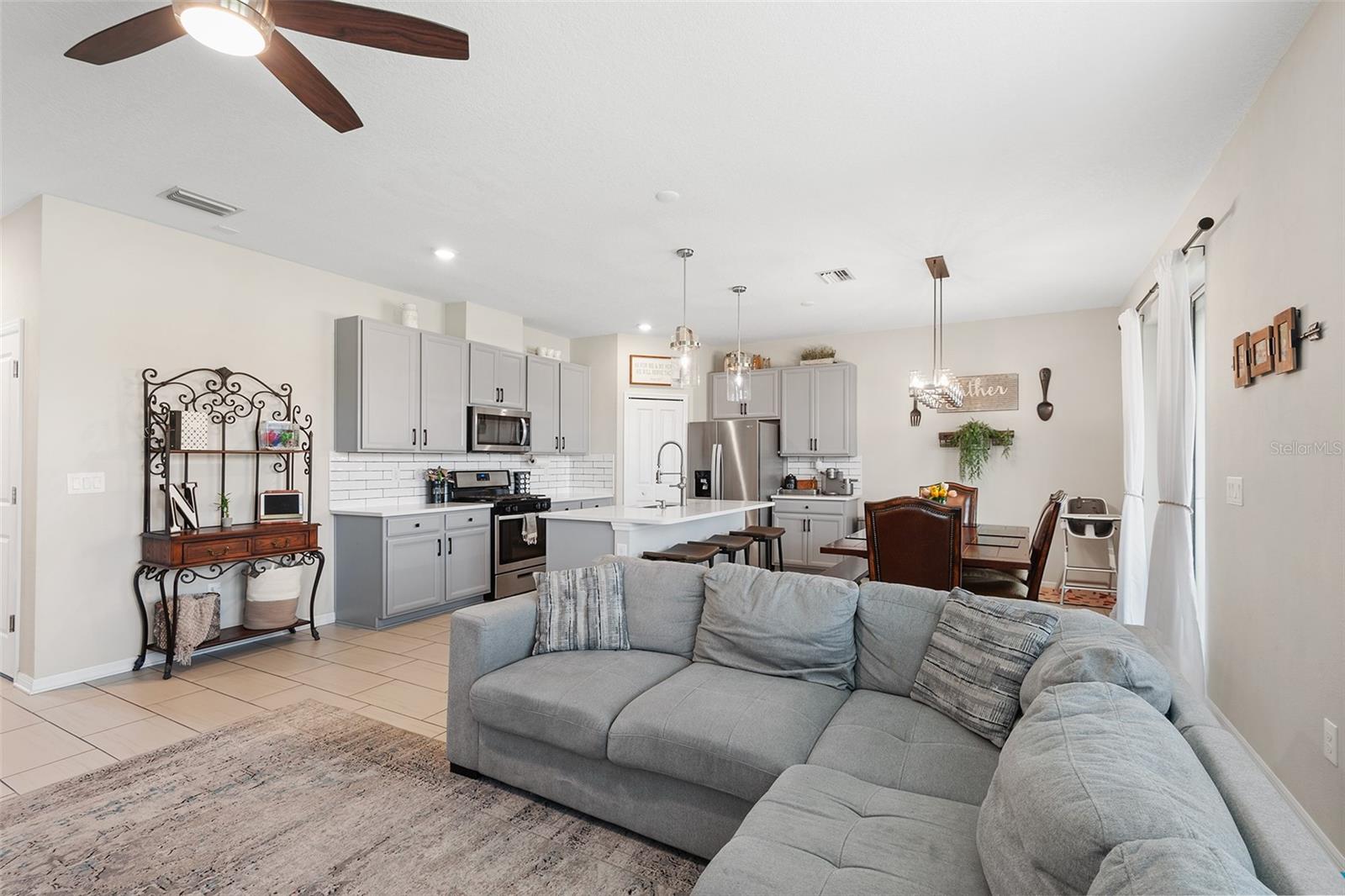 Image 11 of 49 For 9906 Colorado Place