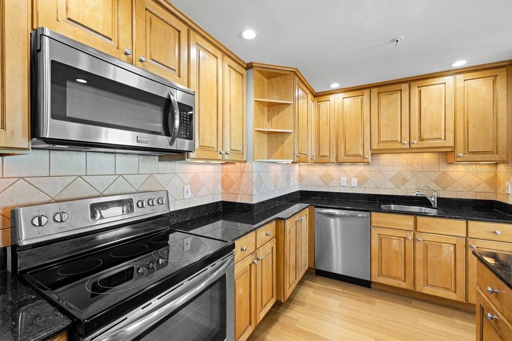 Image 17 of 60 For 345 Bayshore Boulevard 1407