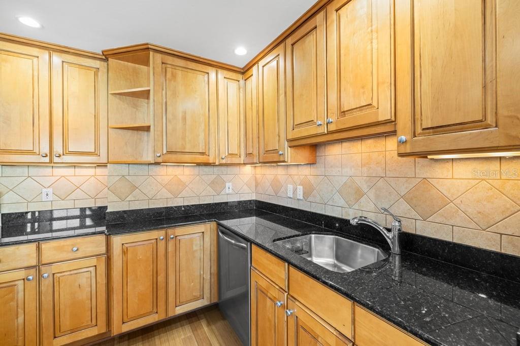 Image 18 of 60 For 345 Bayshore Boulevard 1407