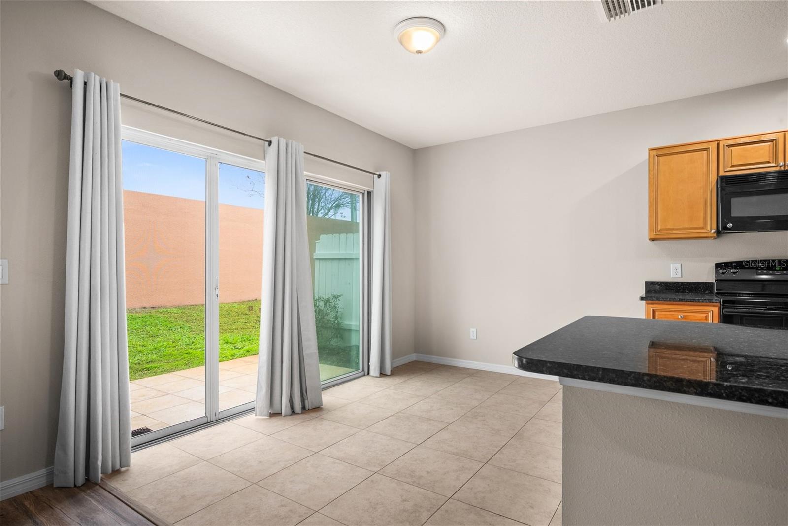 Image 7 of 37 For 1875 Sommarie Way