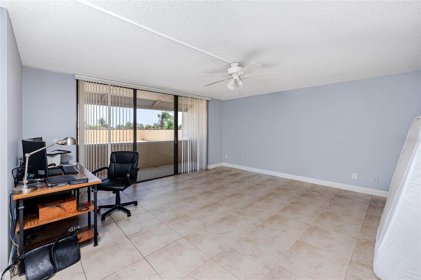 Image 22 of 40 For 736 Island Way 201