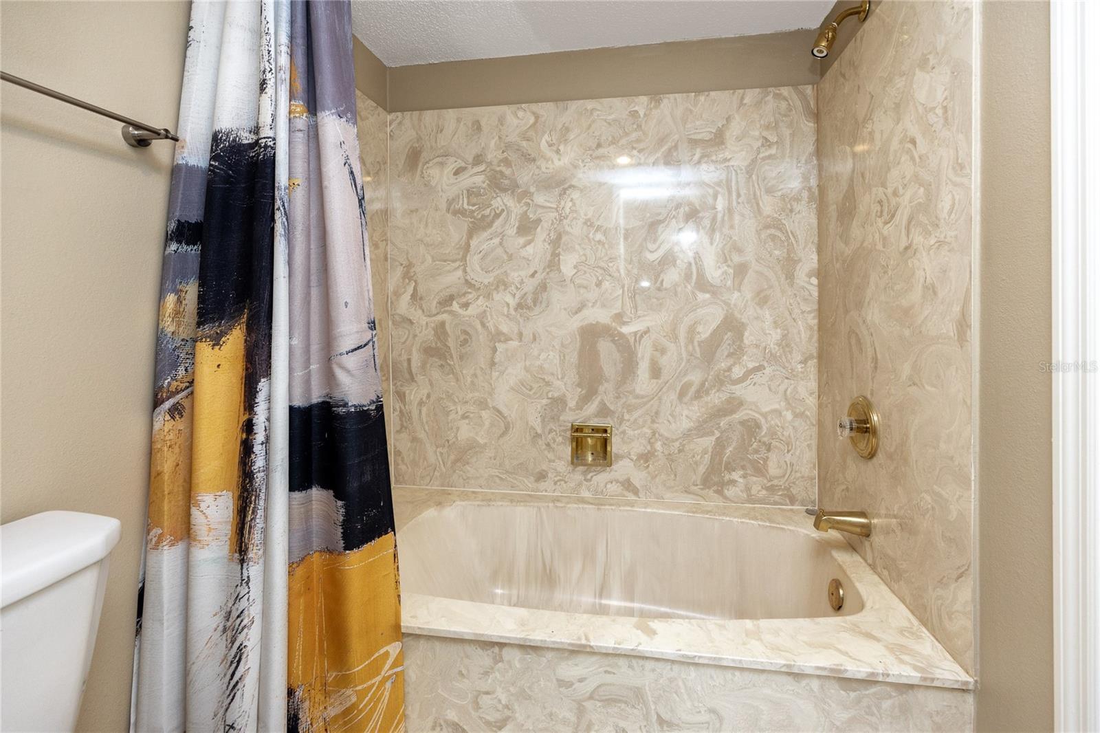 Image 28 of 40 For 736 Island Way 201