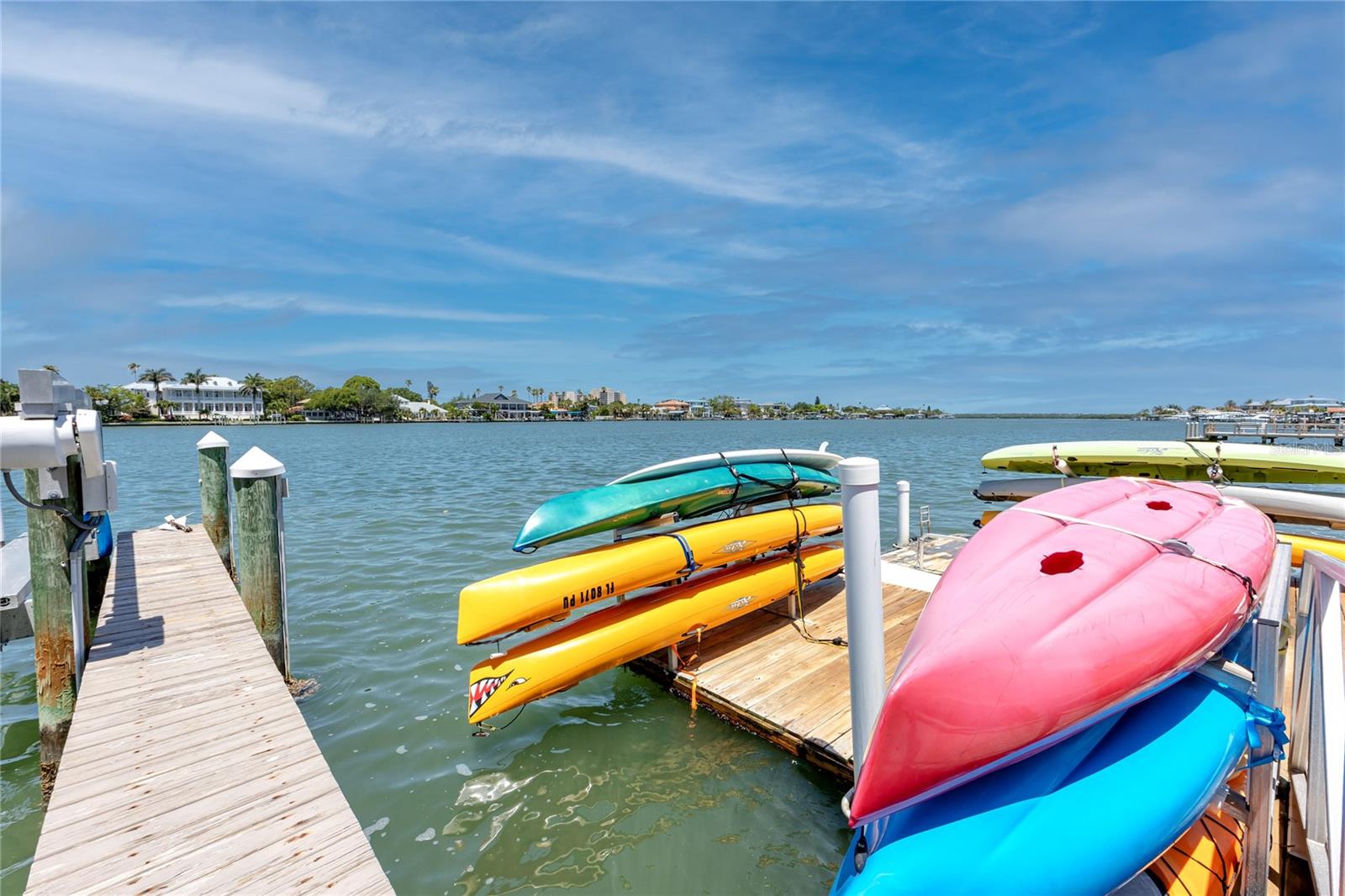 Image 35 of 40 For 736 Island Way 201