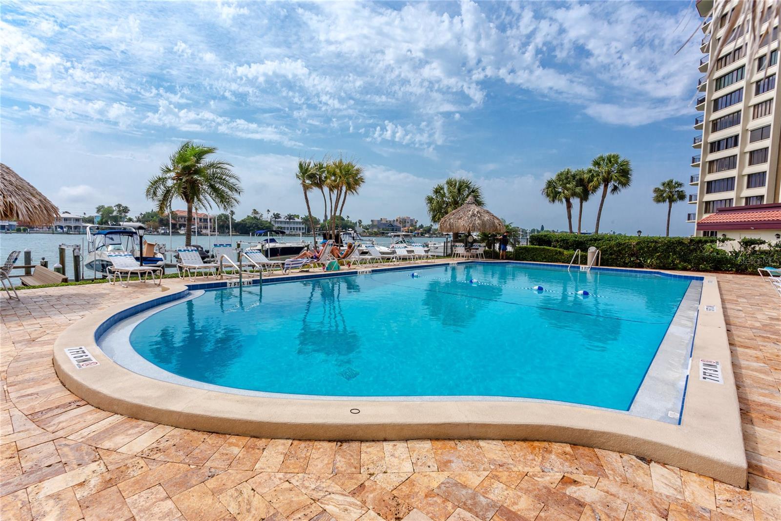 Image 5 of 40 For 736 Island Way 201