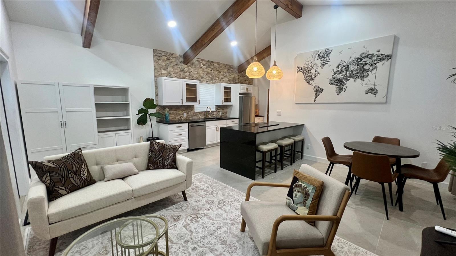 Image 4 of 17 For 1230 1-2 Essex Drive N