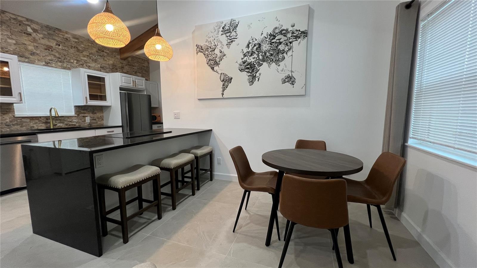 Image 5 of 17 For 1230 1-2 Essex Drive N