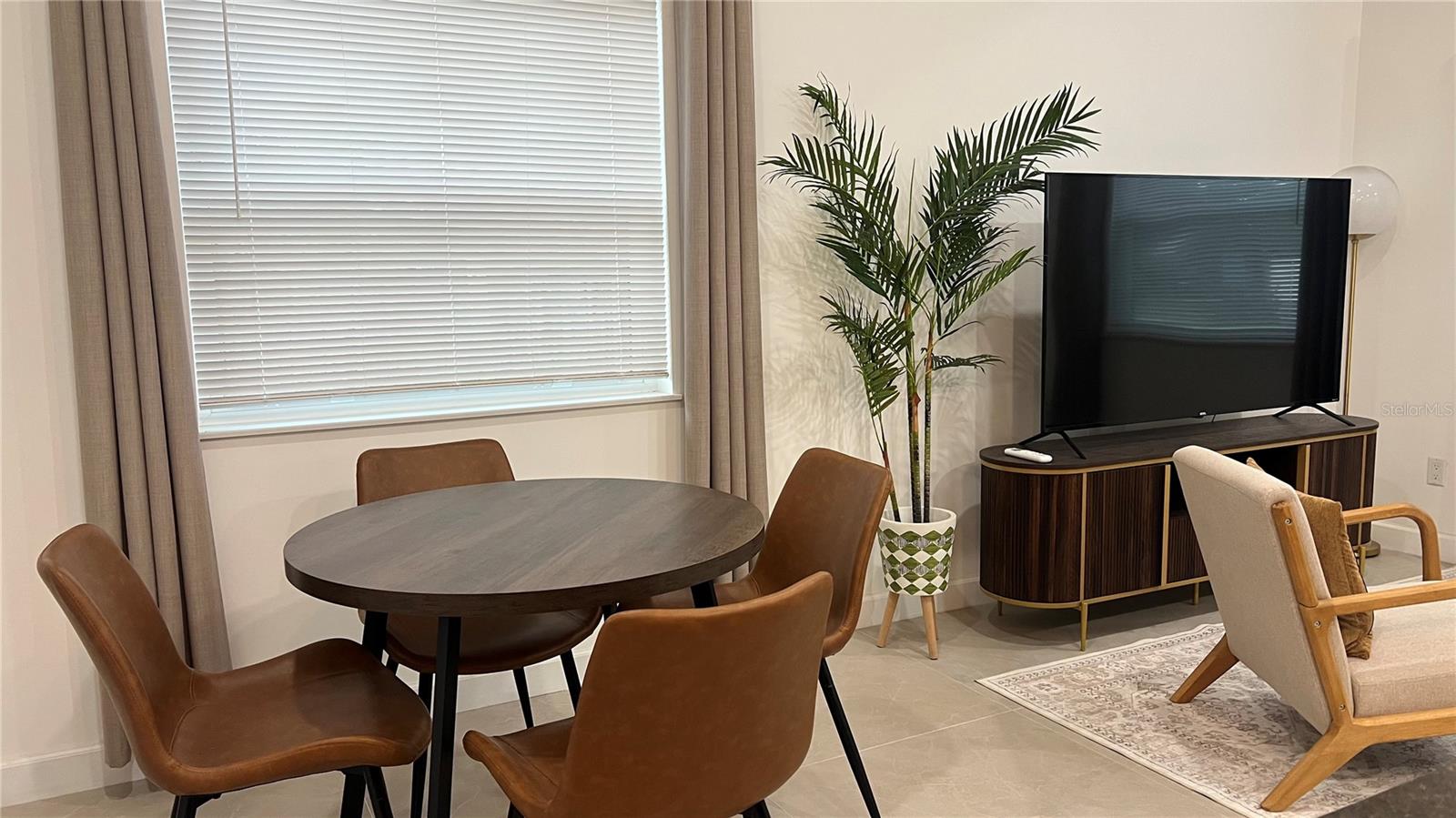 Image 6 of 17 For 1230 1-2 Essex Drive N