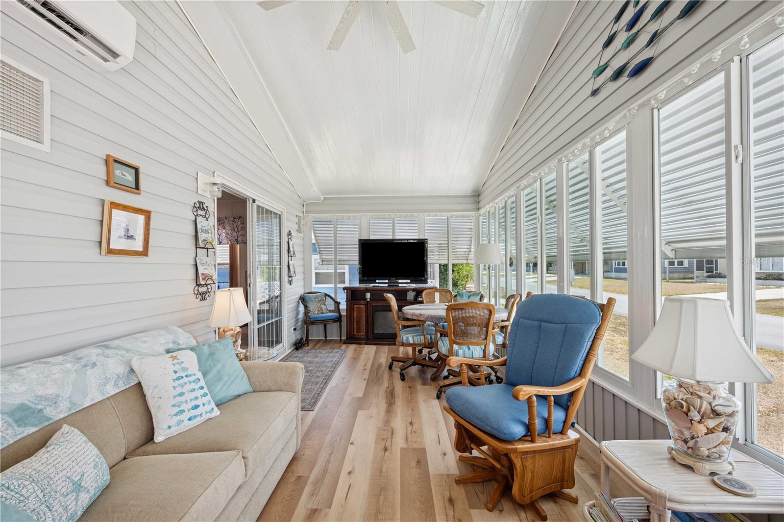 Image 8 of 78 For 5646 Cheyenne Street