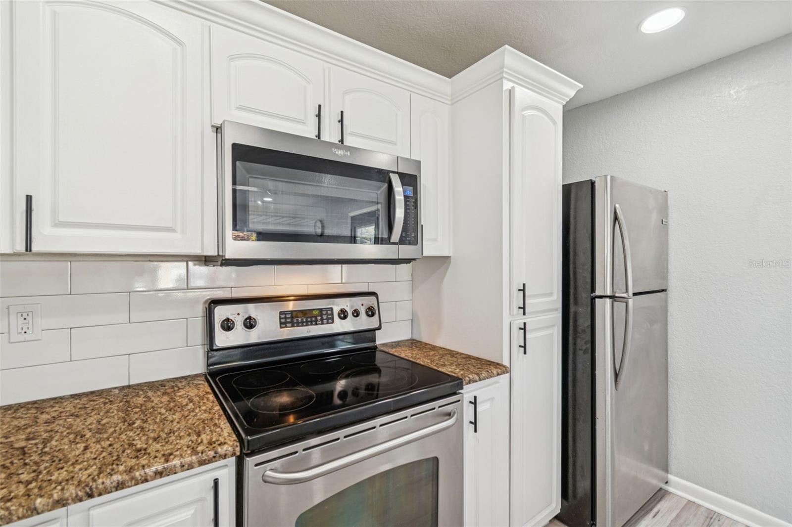 Image 19 of 49 For 2810 Silver Lake Avenue