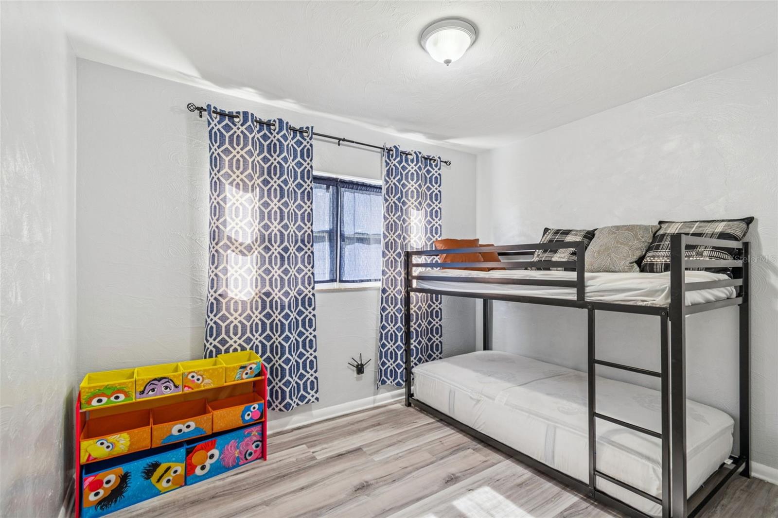 Image 26 of 49 For 2810 Silver Lake Avenue