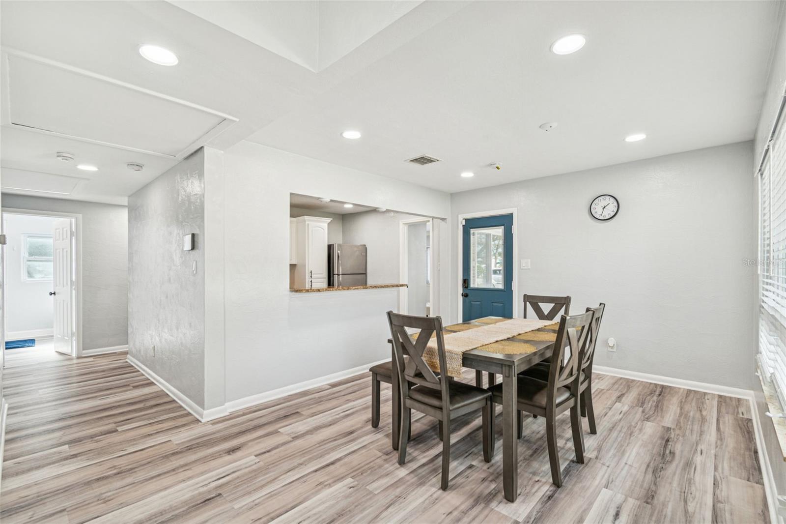 Image 9 of 49 For 2810 Silver Lake Avenue