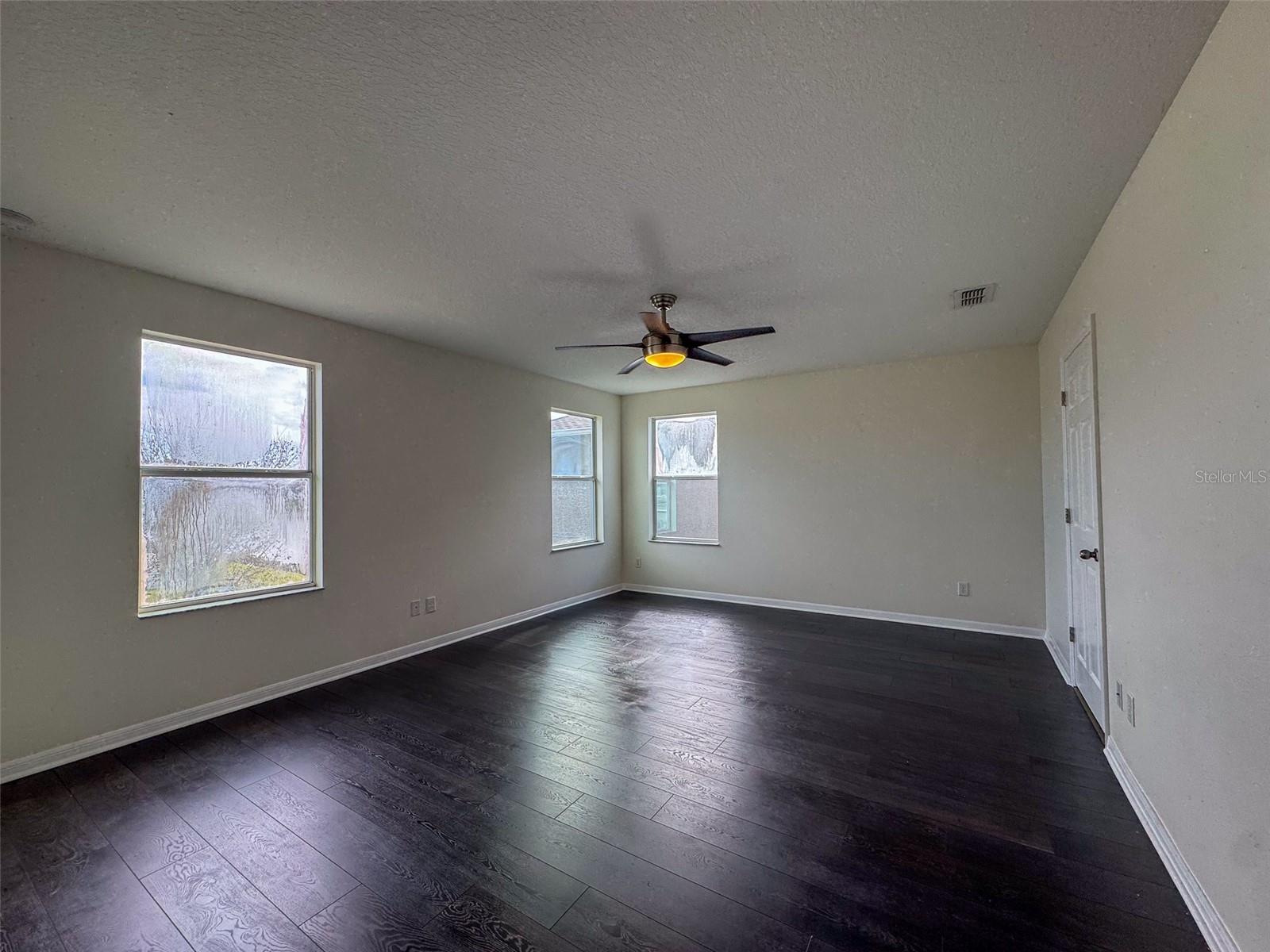 Image 37 of 49 For 10663 Pictorial Park Drive