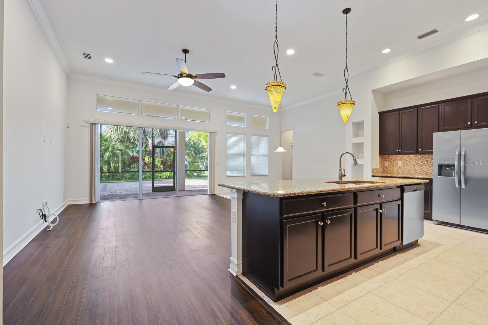 Image 10 of 49 For 6716 Park Strand Drive