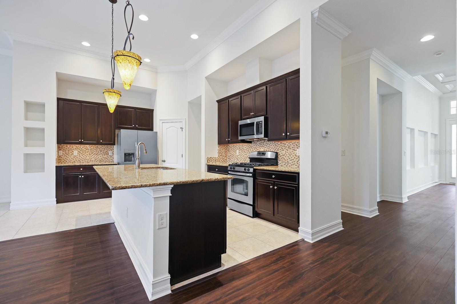 Image 11 of 49 For 6716 Park Strand Drive