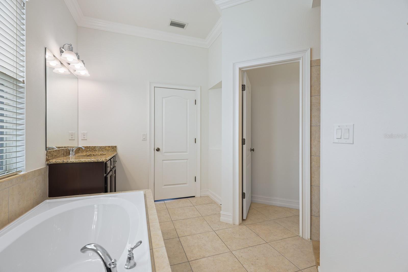 Image 19 of 49 For 6716 Park Strand Drive