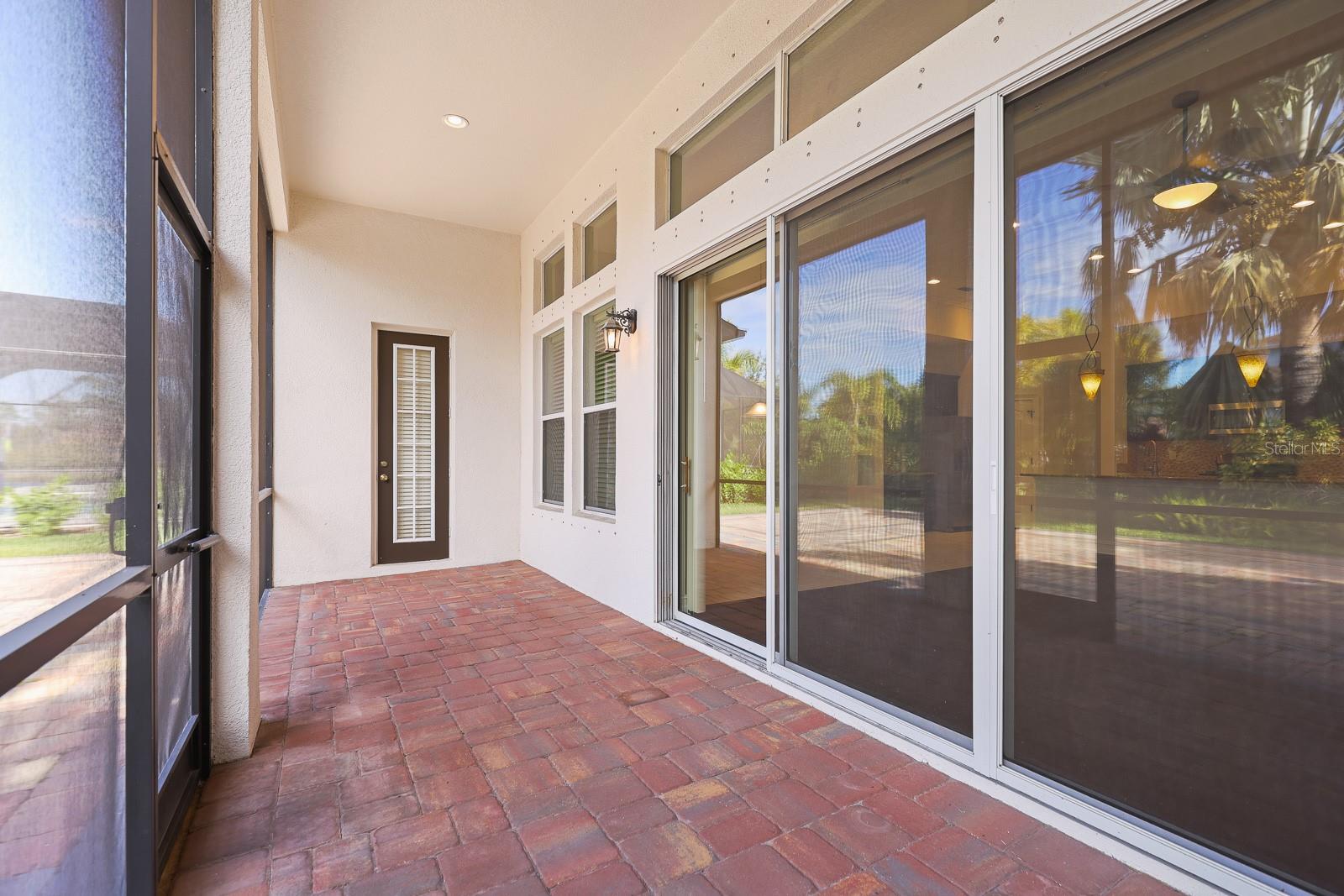 Image 32 of 49 For 6716 Park Strand Drive