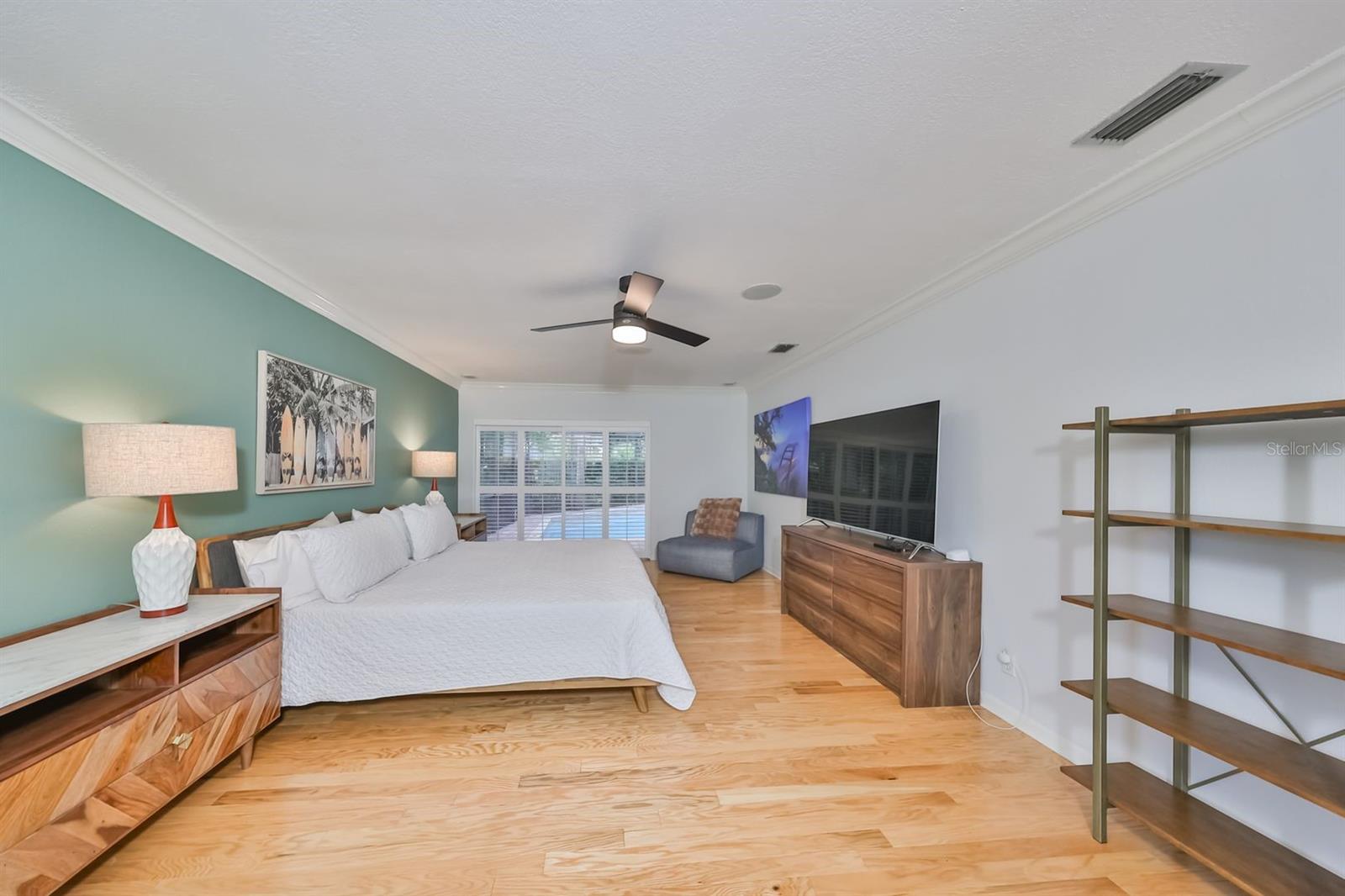 Image 11 of 42 For 817 Bannockburn Avenue