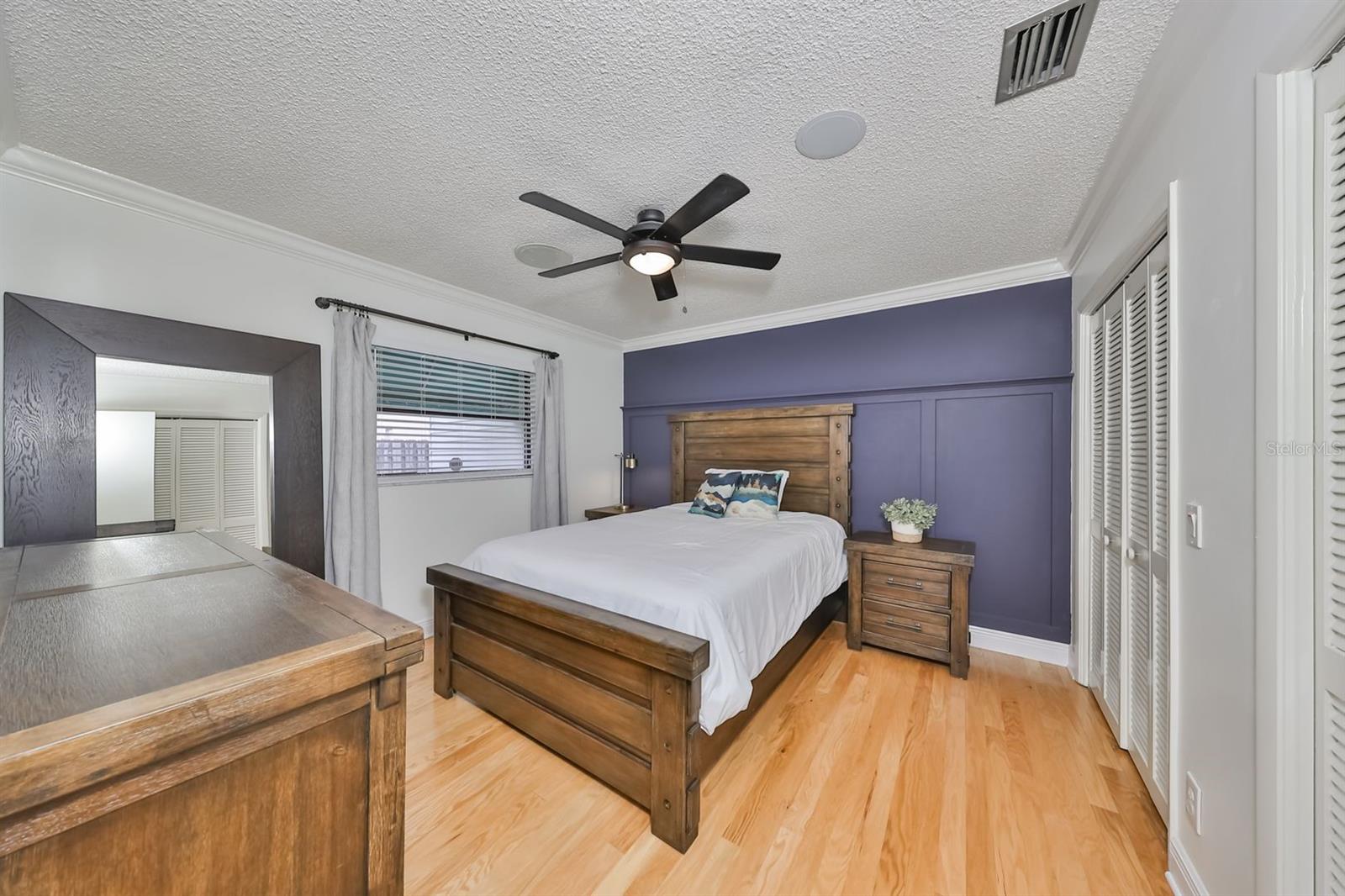 Image 14 of 42 For 817 Bannockburn Avenue