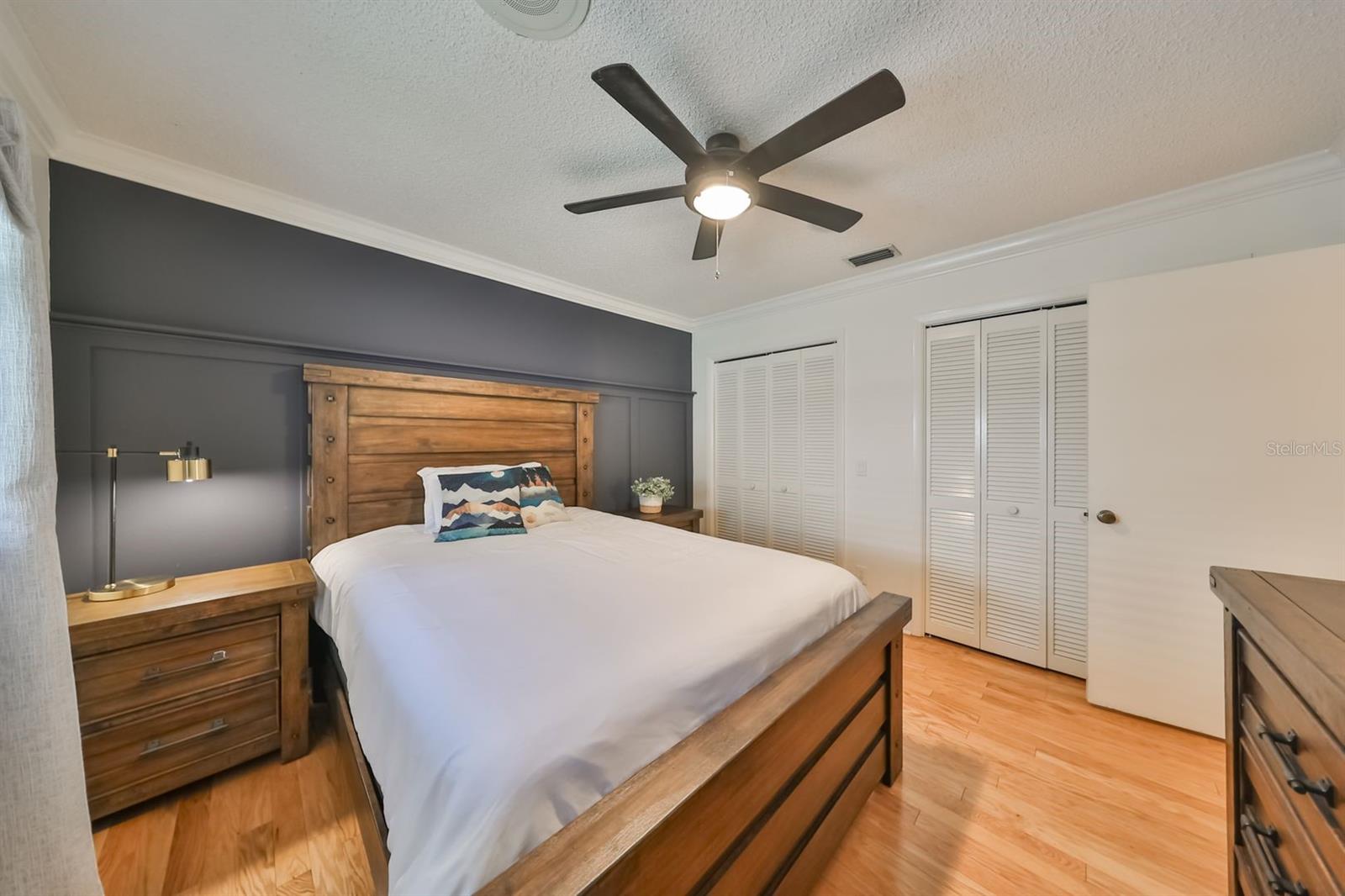 Image 15 of 42 For 817 Bannockburn Avenue