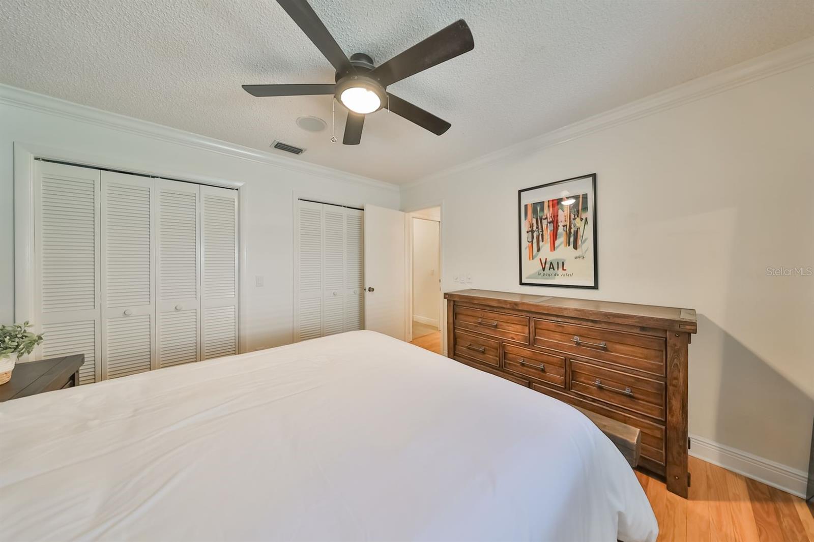 Image 16 of 42 For 817 Bannockburn Avenue