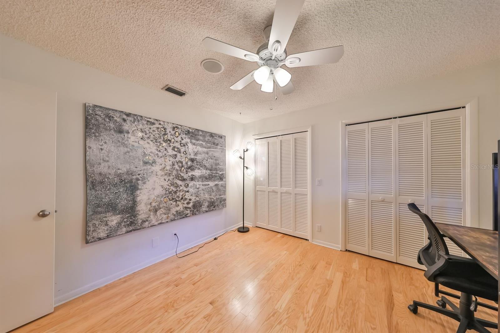 Image 19 of 42 For 817 Bannockburn Avenue