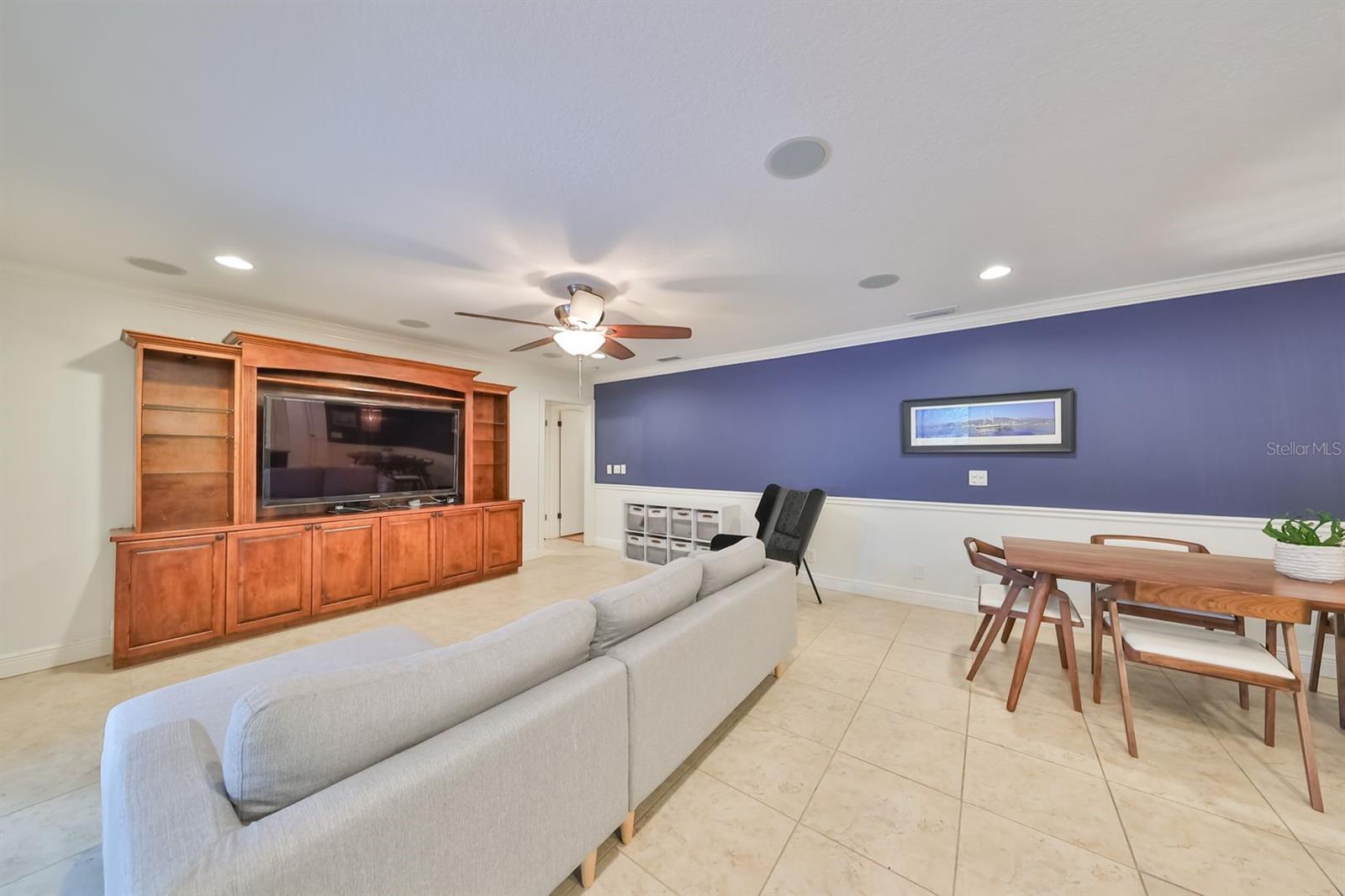 Image 27 of 42 For 817 Bannockburn Avenue