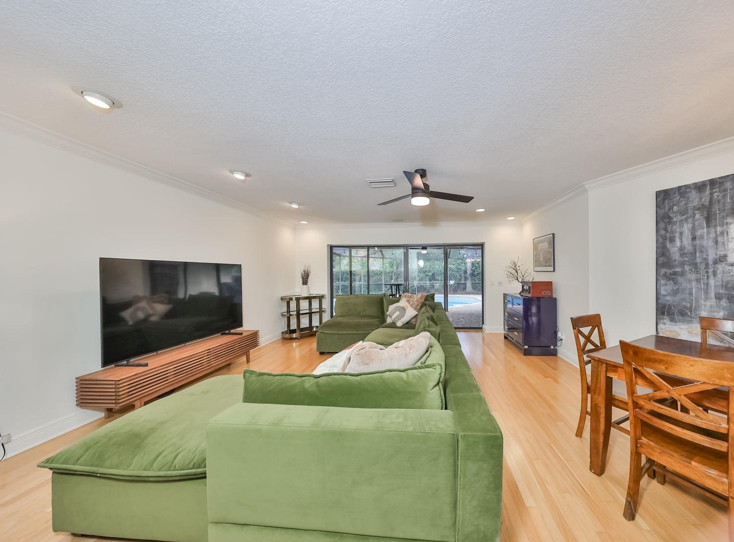 Image 5 of 42 For 817 Bannockburn Avenue