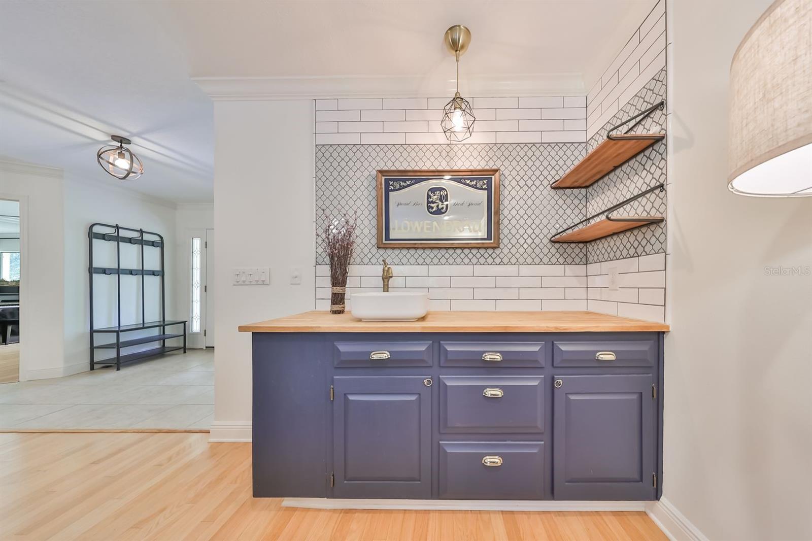 Image 9 of 42 For 817 Bannockburn Avenue