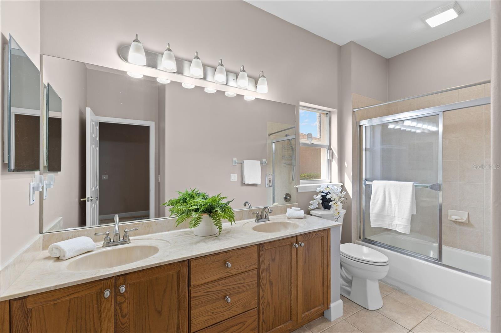 Image 40 of 98 For 3830 Moreno Drive