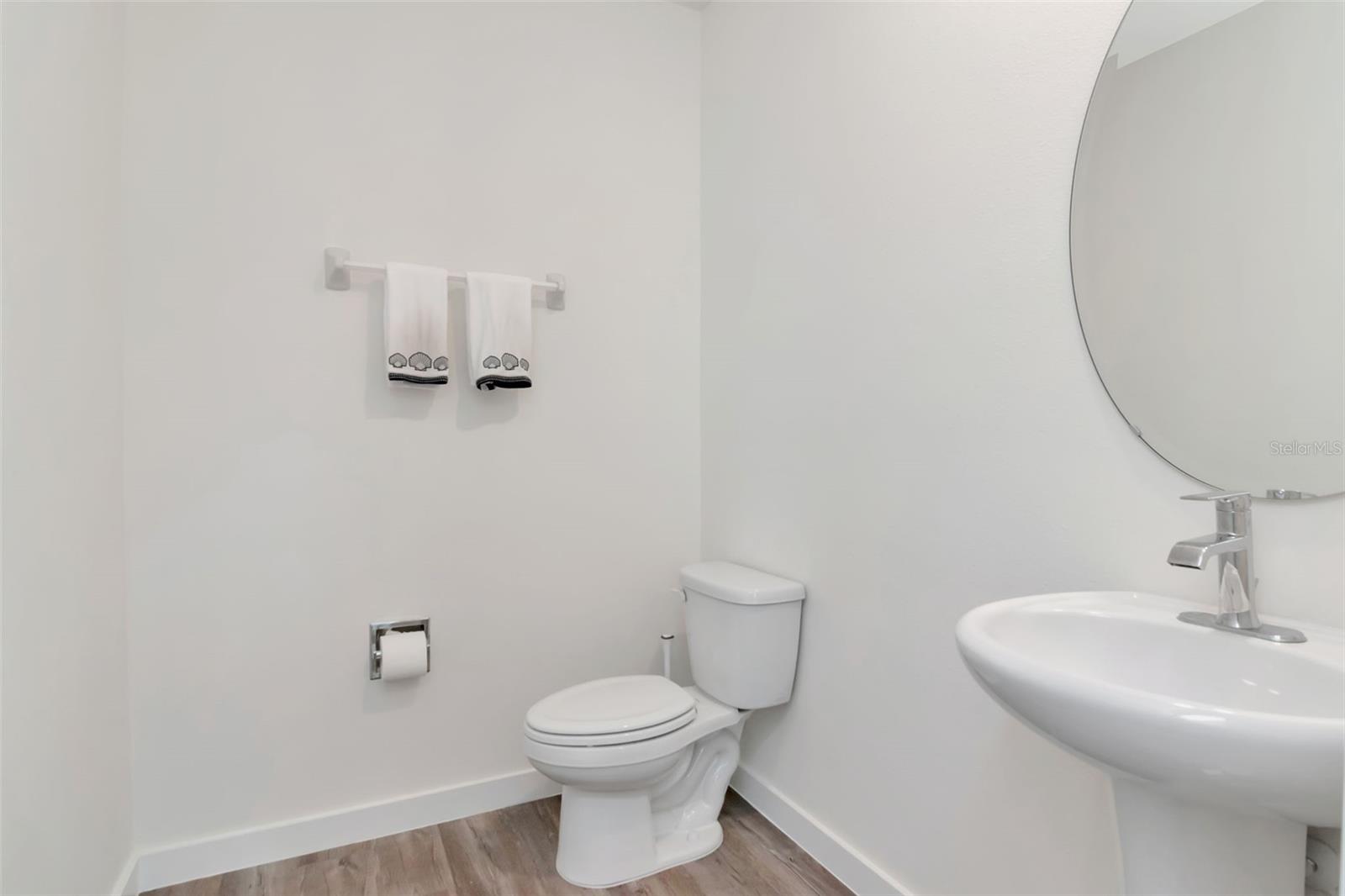 Image 10 of 39 For 9744 Crescent Ray Drive