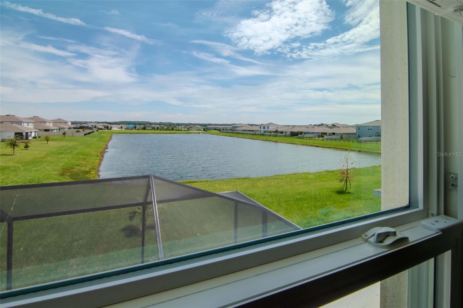 Image 21 of 39 For 9744 Crescent Ray Drive