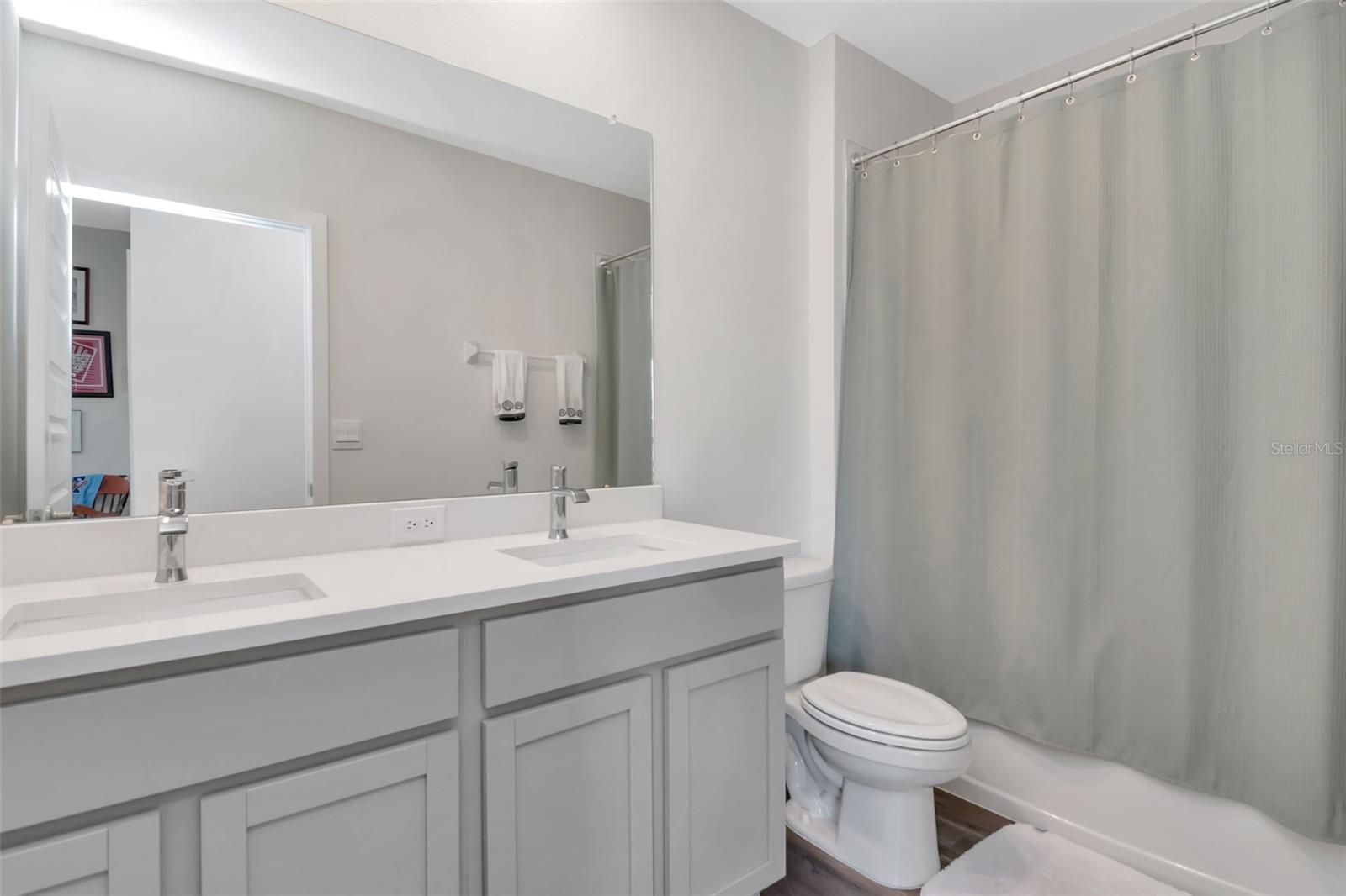 Image 22 of 39 For 9744 Crescent Ray Drive