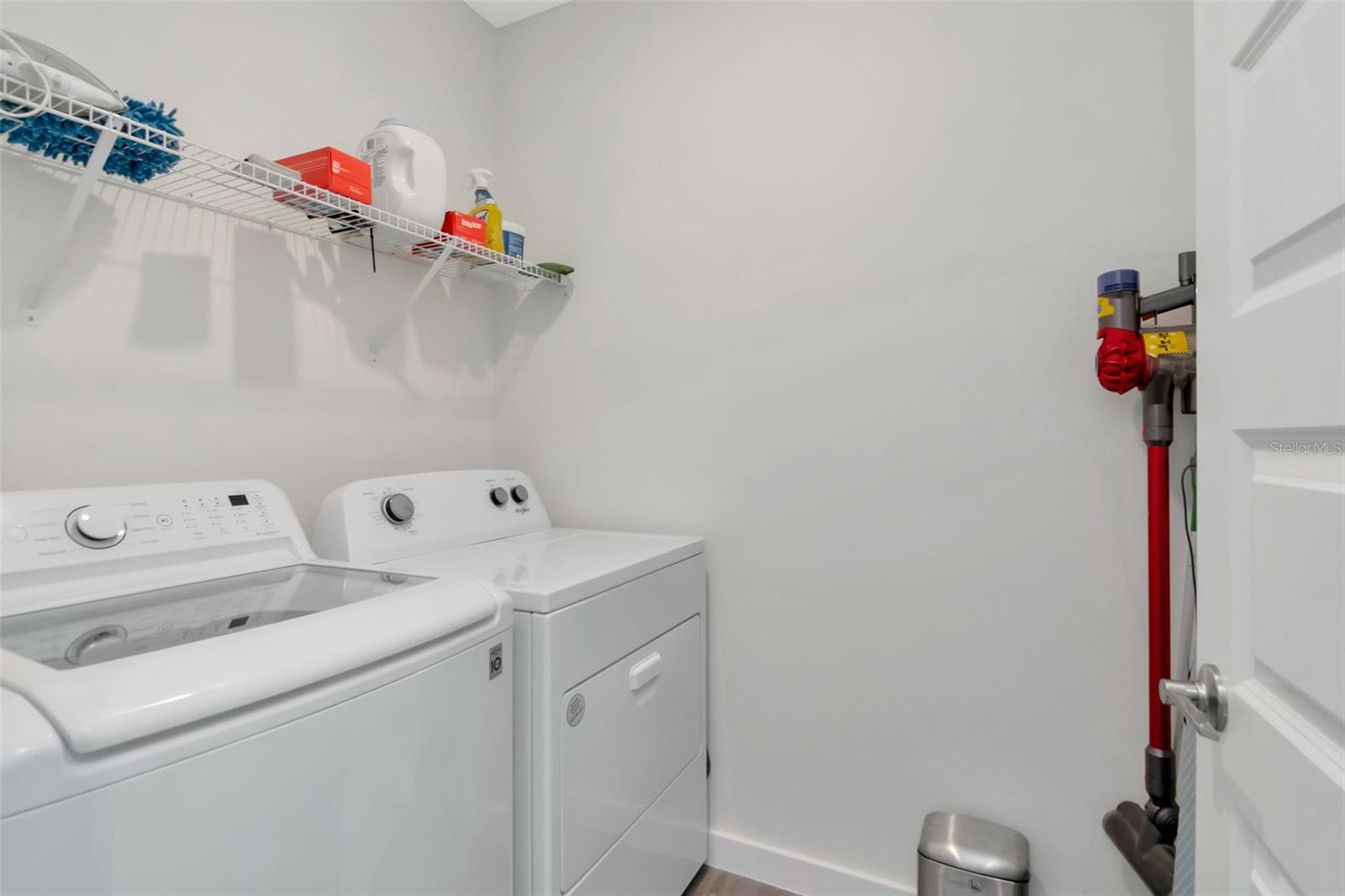 Image 23 of 39 For 9744 Crescent Ray Drive