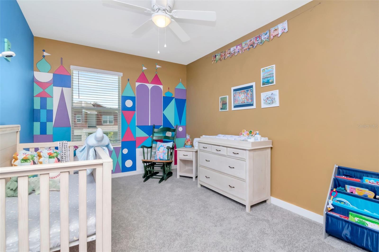 Image 26 of 39 For 9744 Crescent Ray Drive