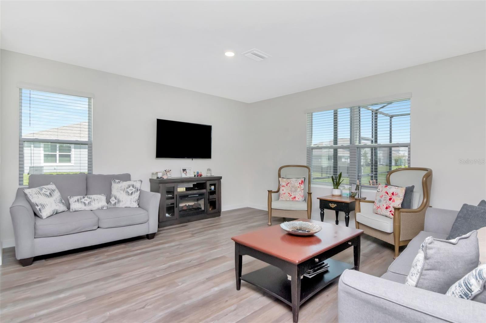 Image 7 of 39 For 9744 Crescent Ray Drive