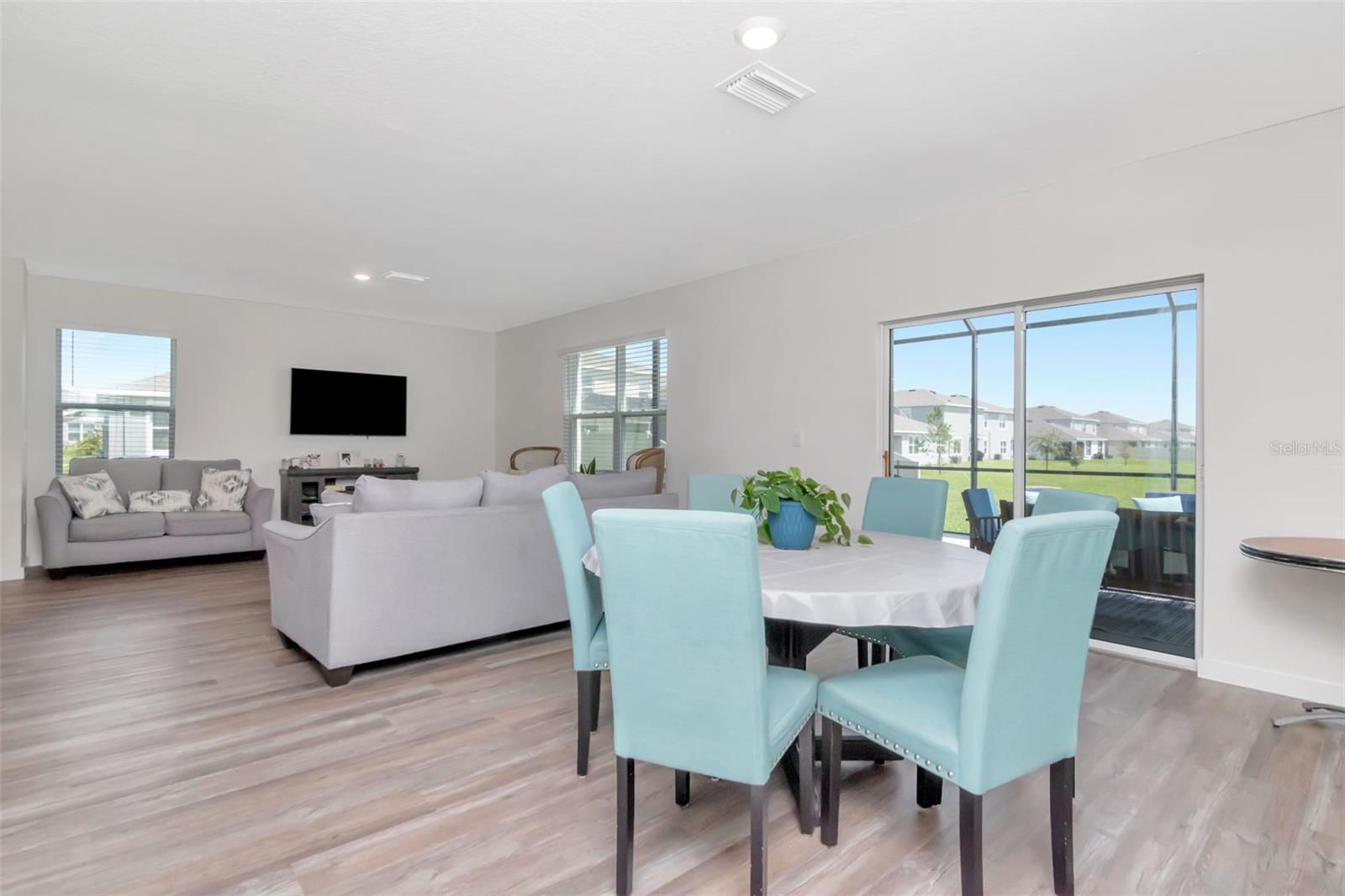 Image 9 of 39 For 9744 Crescent Ray Drive