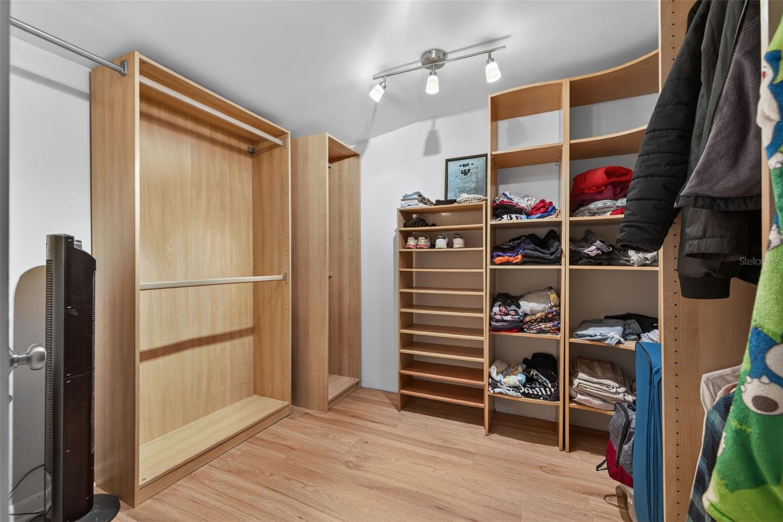 Image 16 of 36 For 1007 Palm Terrace Drive