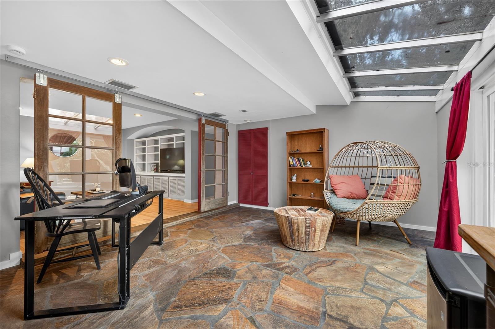 Image 5 of 36 For 1007 Palm Terrace Drive