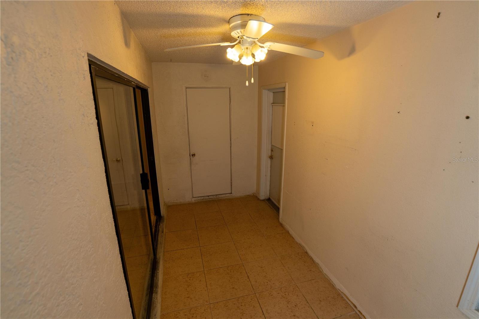 Image 14 of 38 For 2015 Sheffield Court