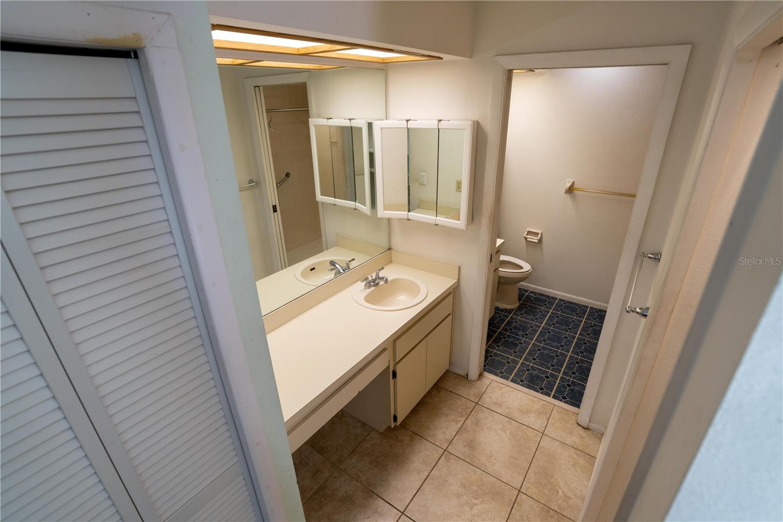 Image 17 of 38 For 2015 Sheffield Court