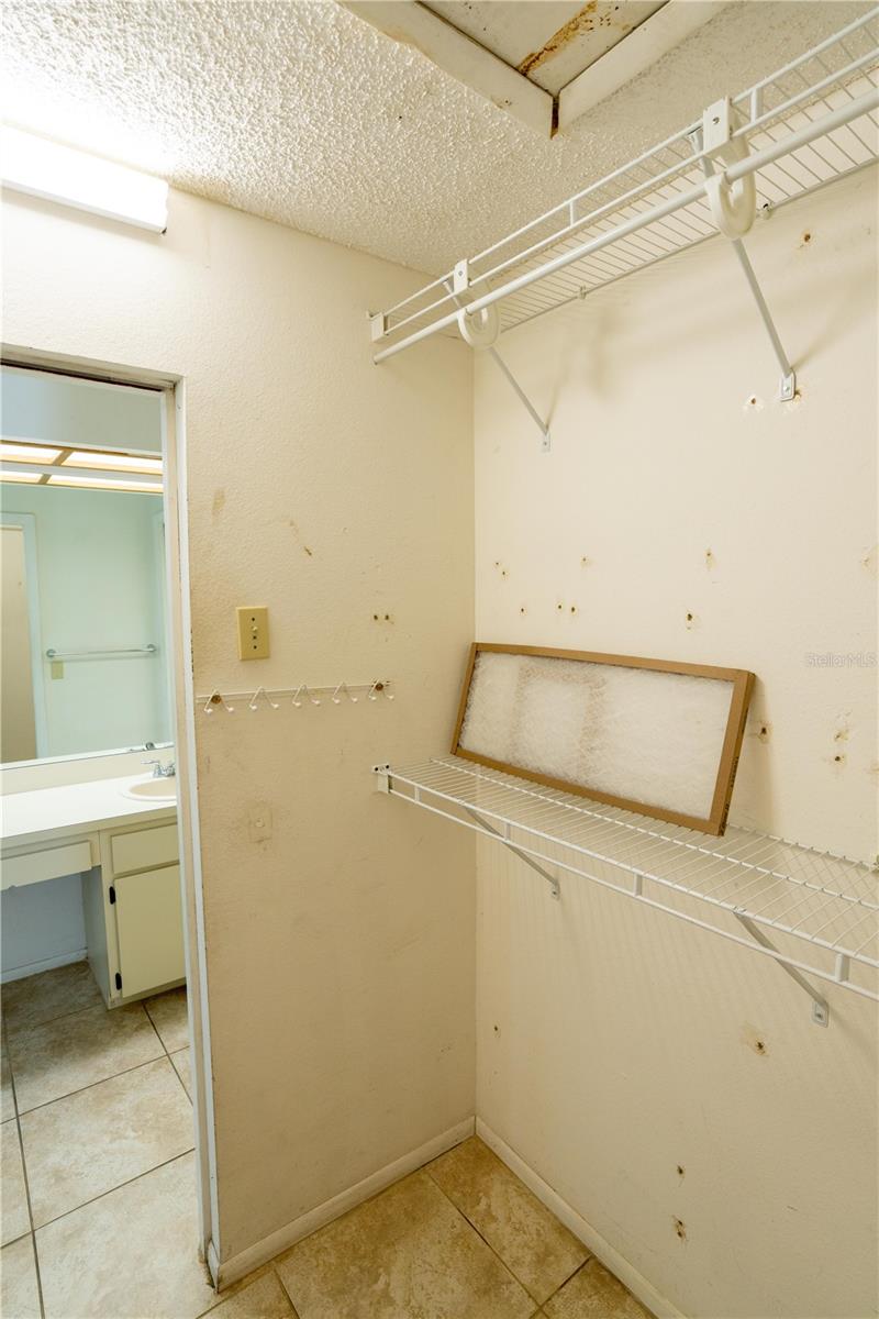 Image 19 of 38 For 2015 Sheffield Court