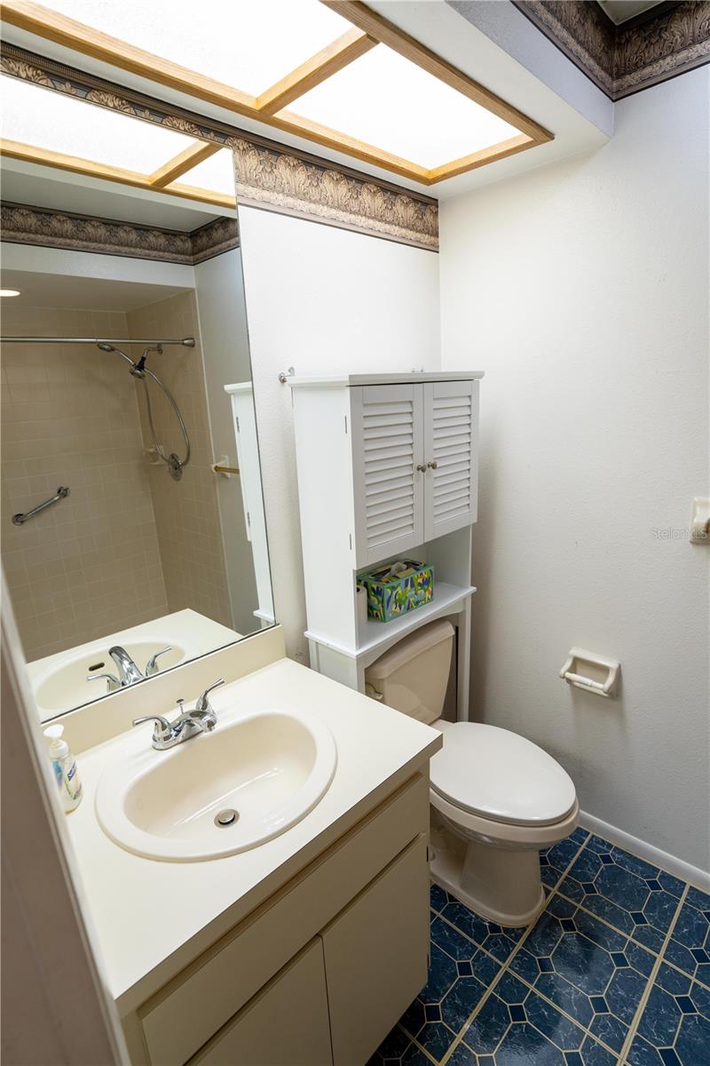 Image 22 of 38 For 2015 Sheffield Court