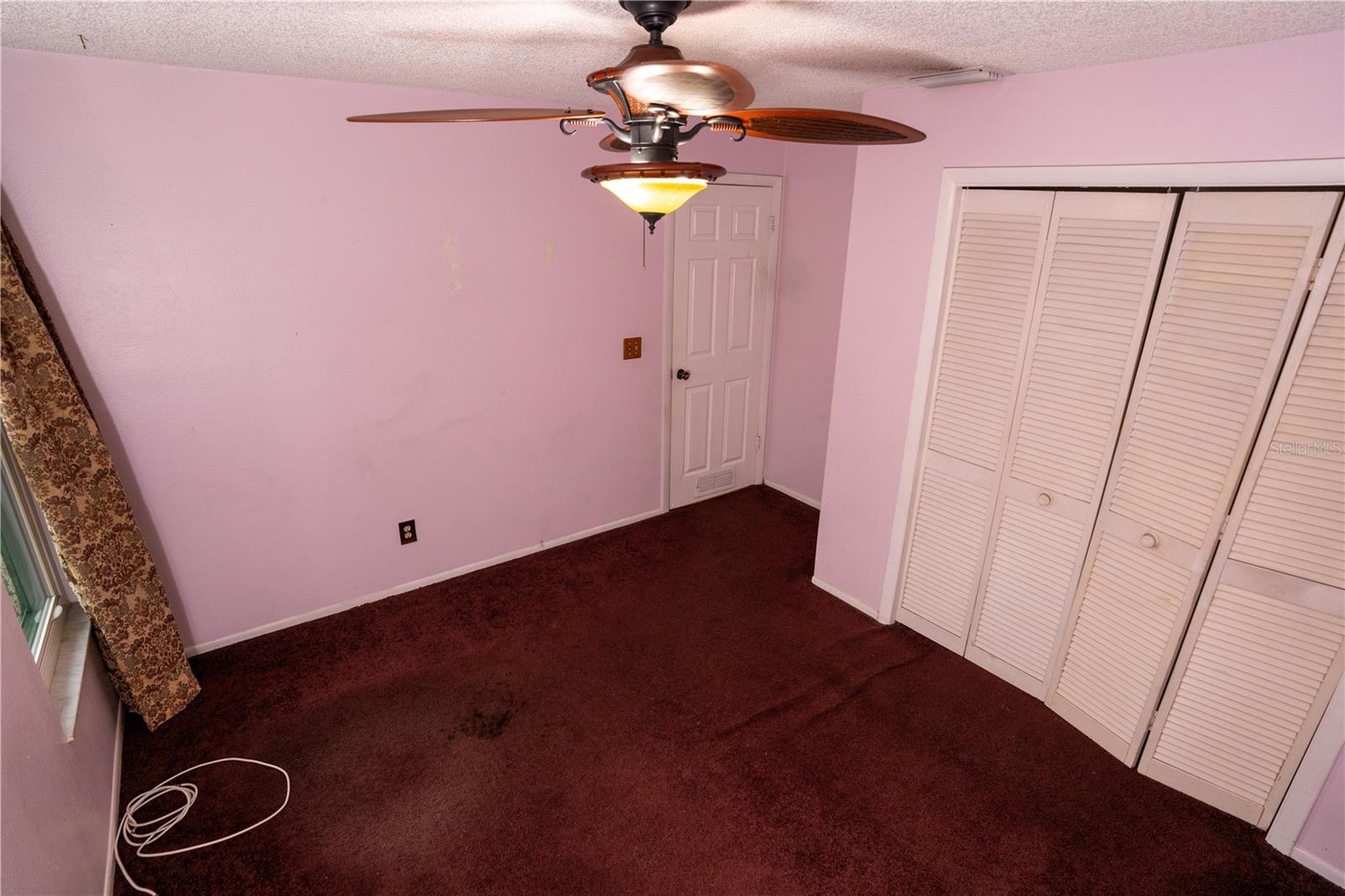 Image 23 of 38 For 2015 Sheffield Court