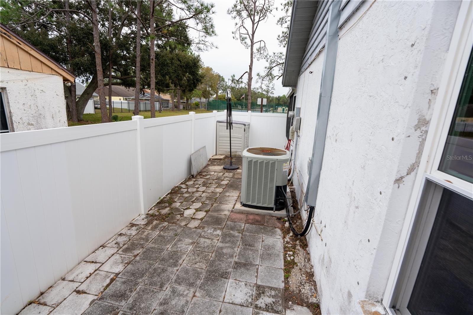 Image 33 of 38 For 2015 Sheffield Court