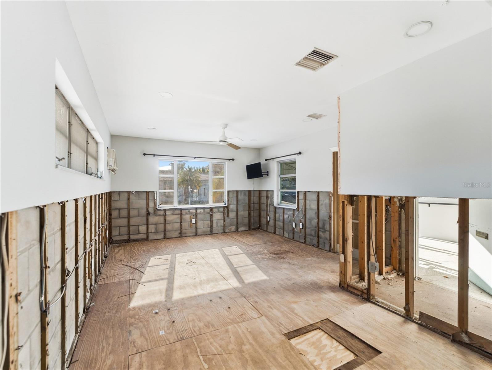 Image 11 of 34 For 244 145th Avenue E