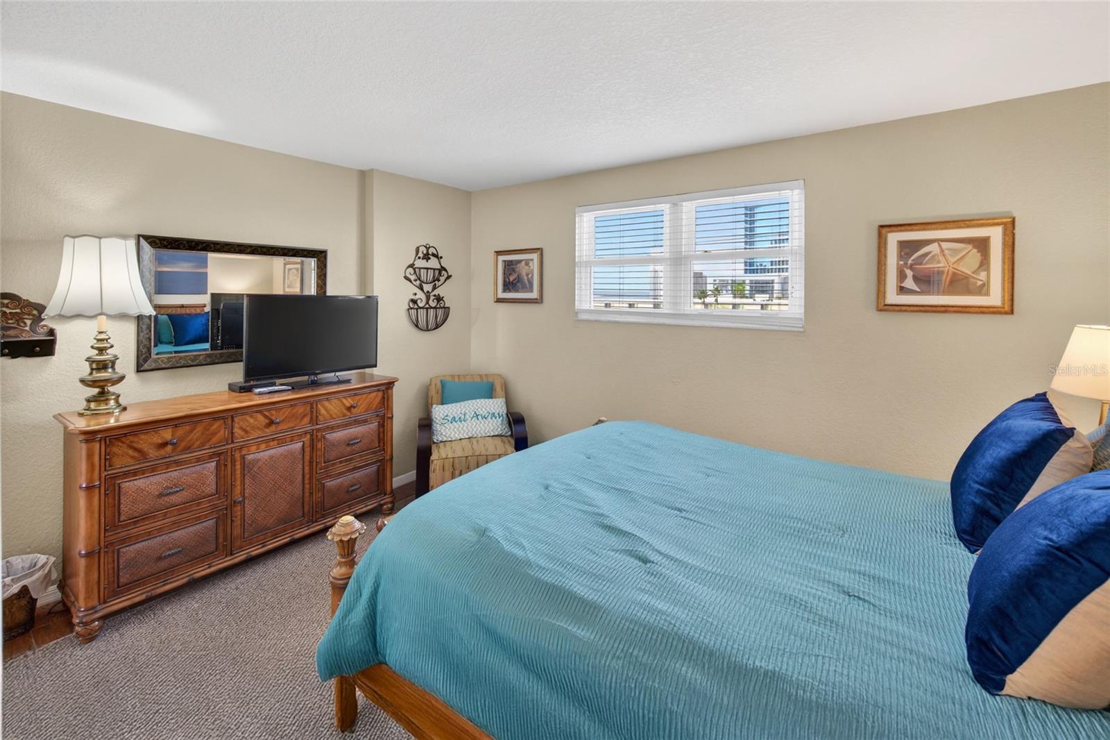 Image 11 of 50 For 445 Hamden Drive 405