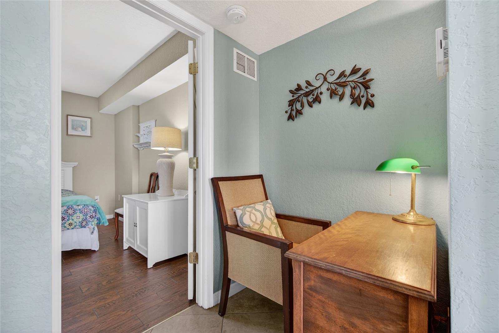 Image 17 of 50 For 445 Hamden Drive 405