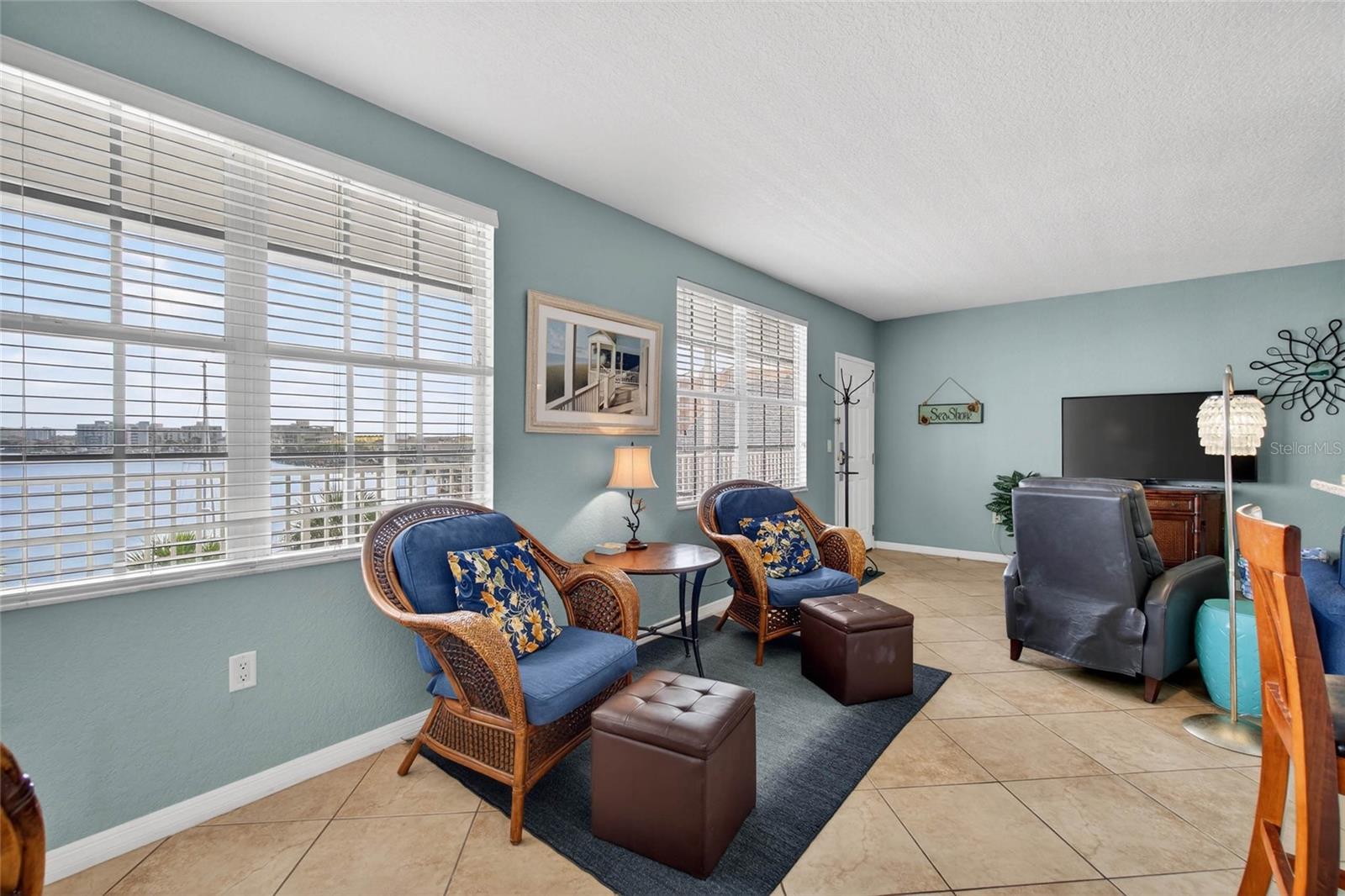 Image 6 of 50 For 445 Hamden Drive 405