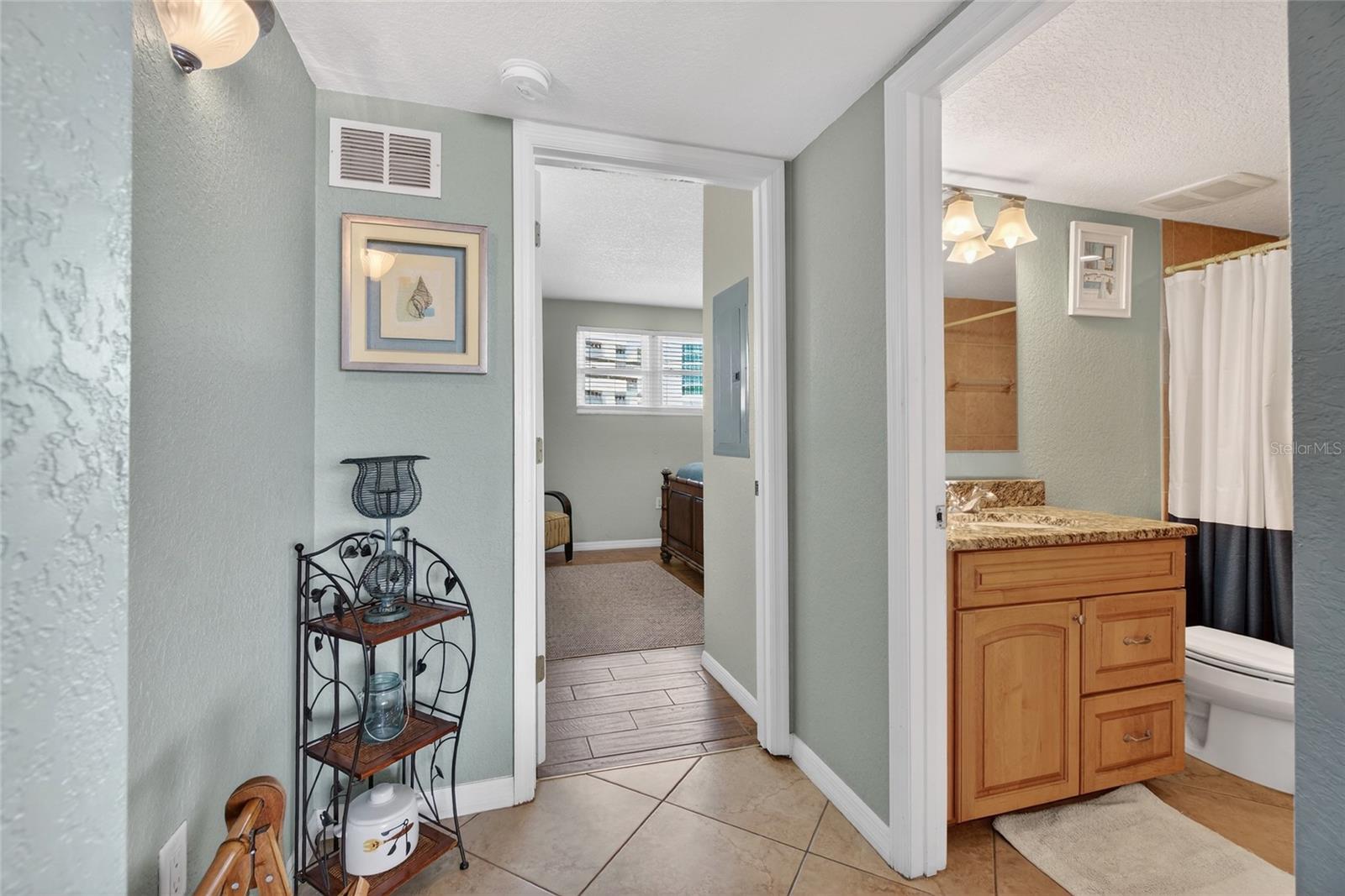 Image 7 of 50 For 445 Hamden Drive 405